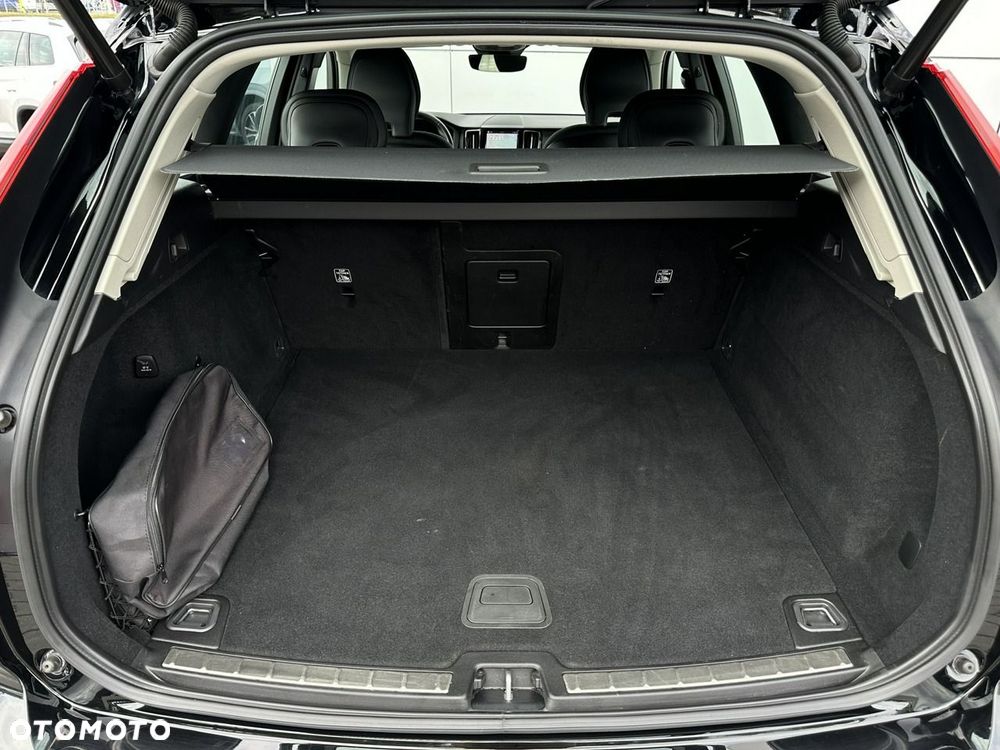 Volvo XC 60 B4 D Core - 17