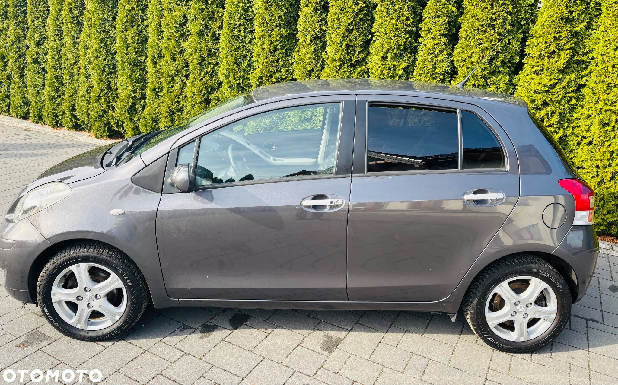 Toyota Yaris 1.33 VVT-i Executive - 8