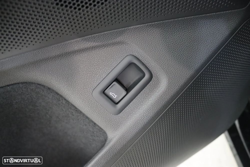 VW Passat Variant 2.0 TDI Business DSG - 15