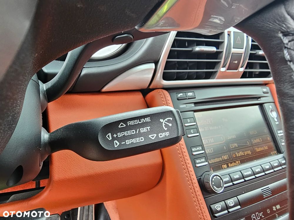 Porsche 911 Carrera 4S PDK - 17