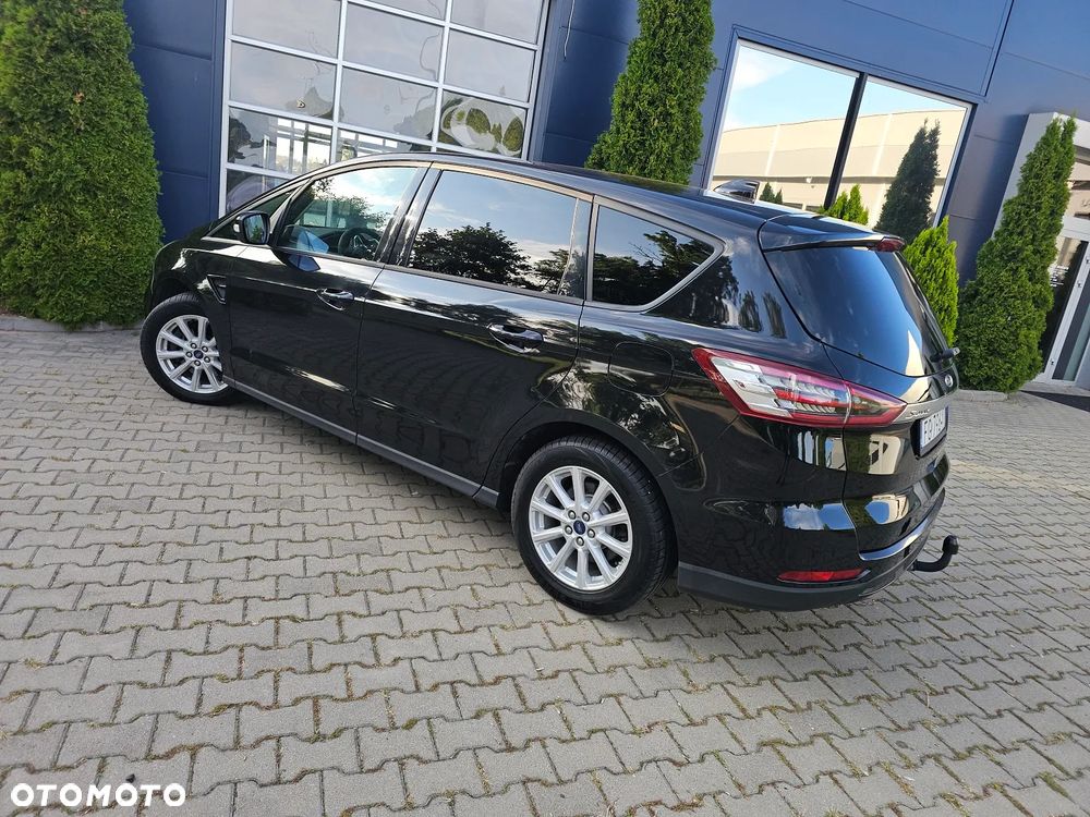 Ford S-Max - 12
