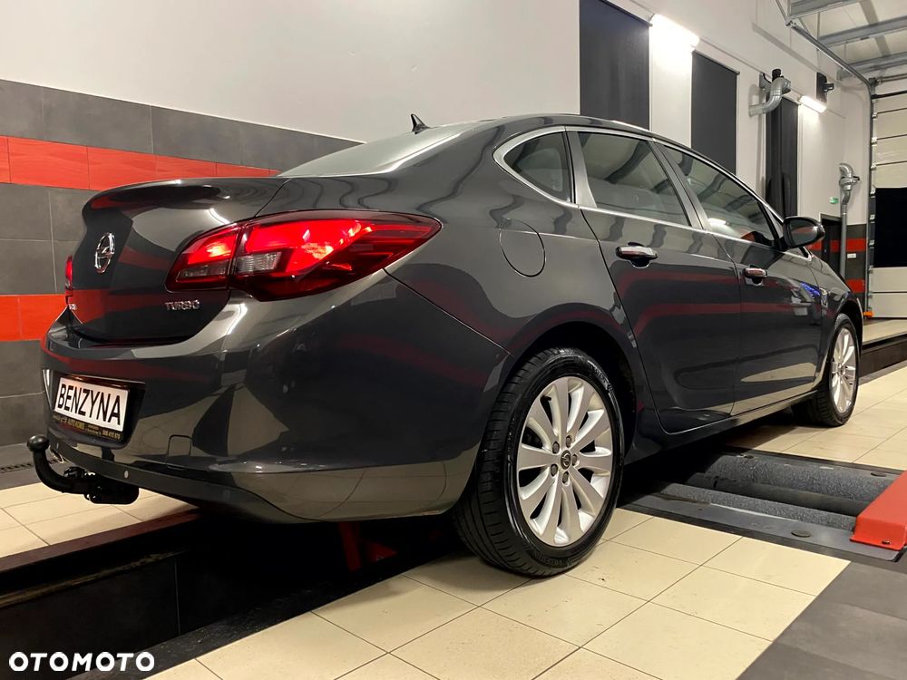 Opel Astra 1.4 Turbo Innovation - 11