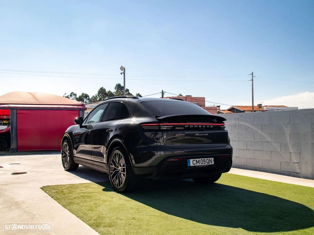 Porsche Macan Electric 4S - 13