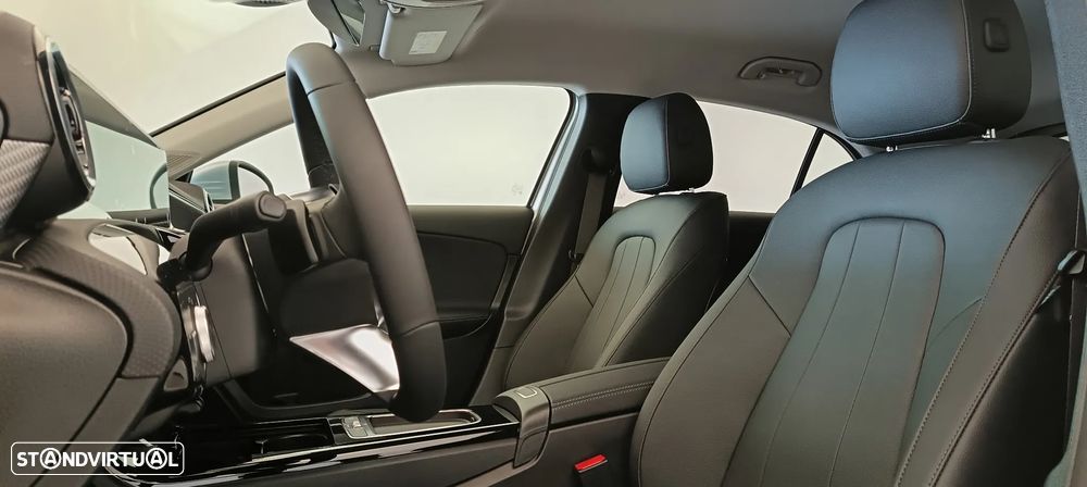 Mercedes-Benz A 200 Standard - 23