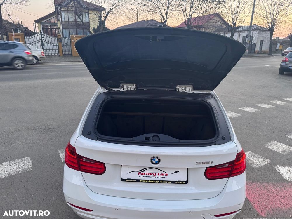BMW Seria 3 316i Aut. - 24