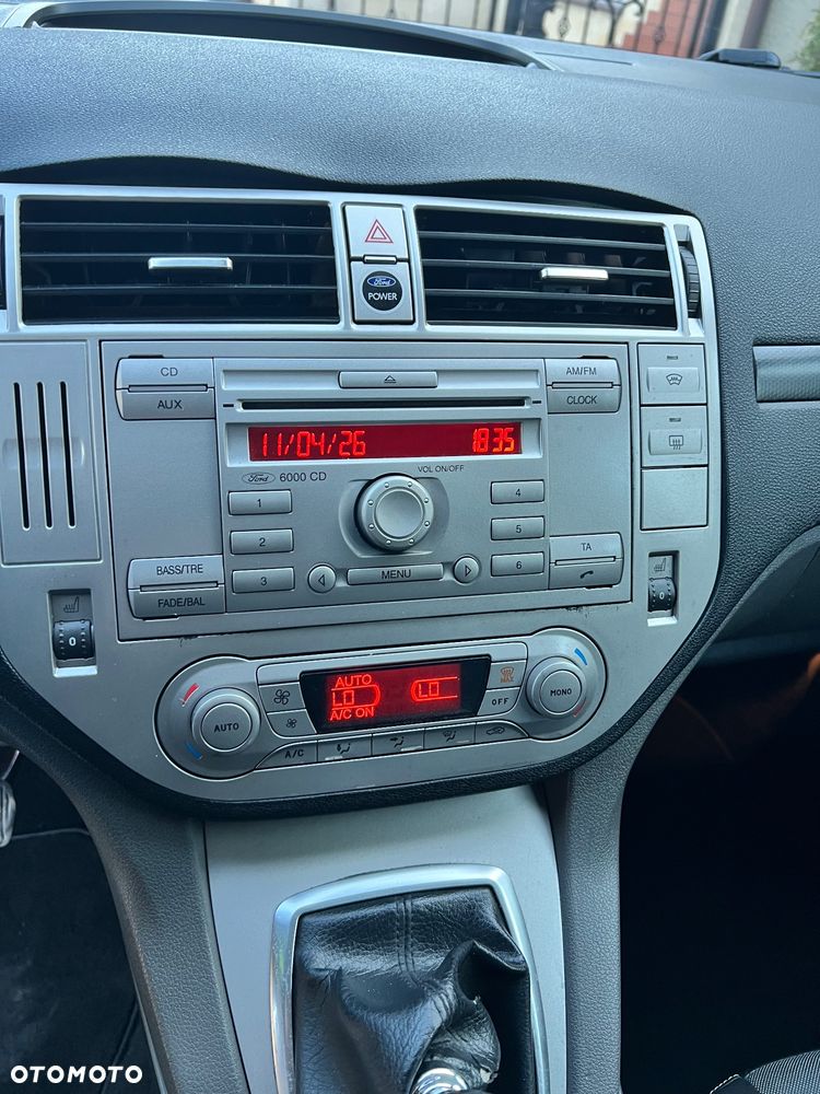 Ford Kuga 2.0 TDCi 4x4 Titanium - 15