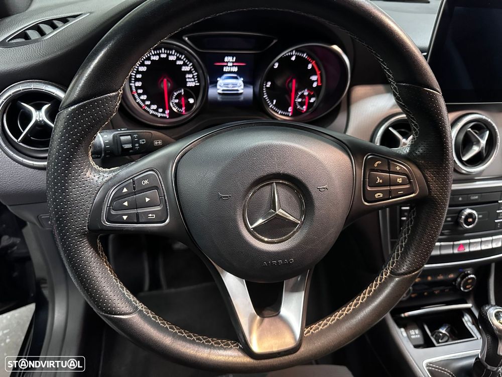 Mercedes-Benz CLA 180 d Shooting Brake Urban - 18