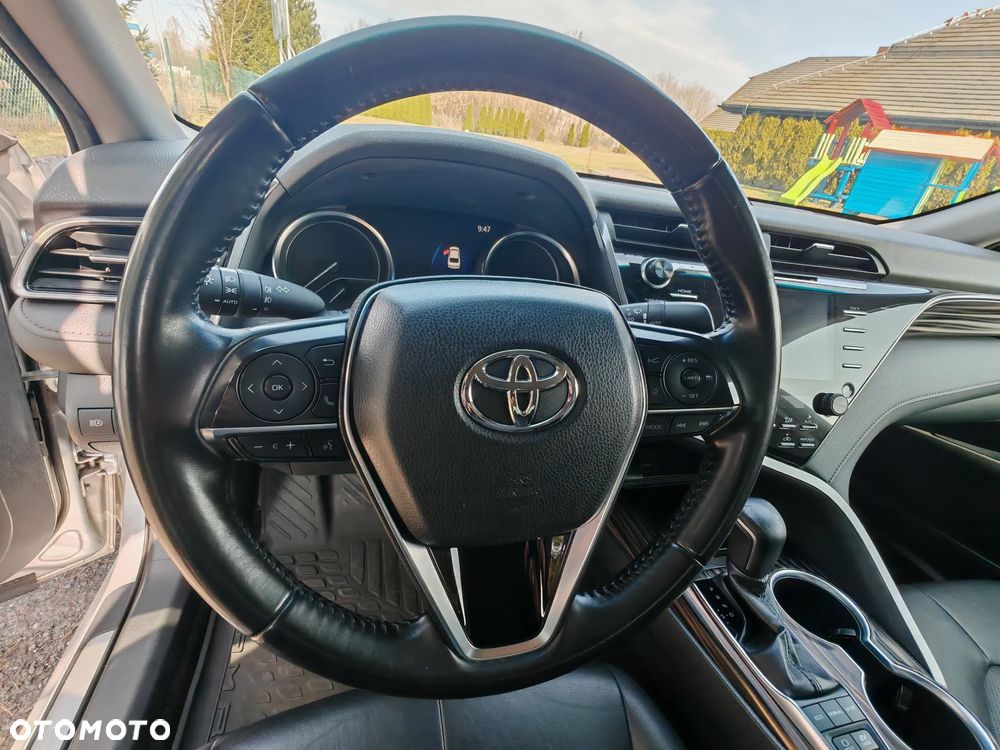 Toyota Camry 2.5 Hybrid Prestige CVT - 21
