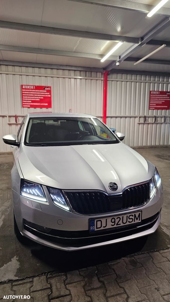 Skoda Octavia 2.0 TDI STYLE DSG - 9