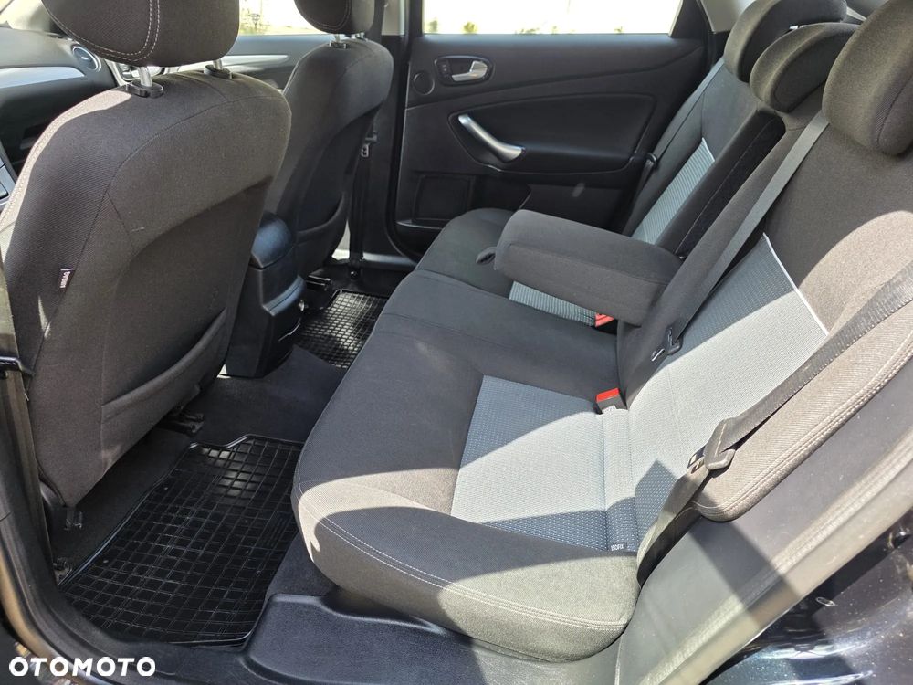 Ford Mondeo 1.8 TDCi Ghia X - 23