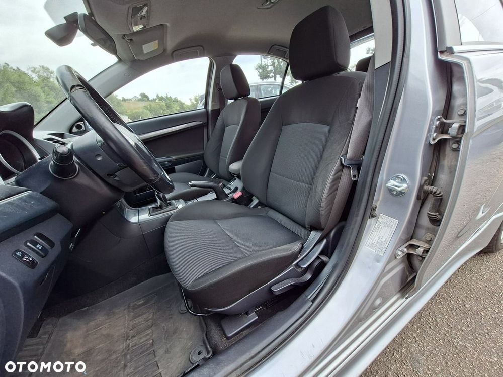 Mitsubishi Lancer - 14
