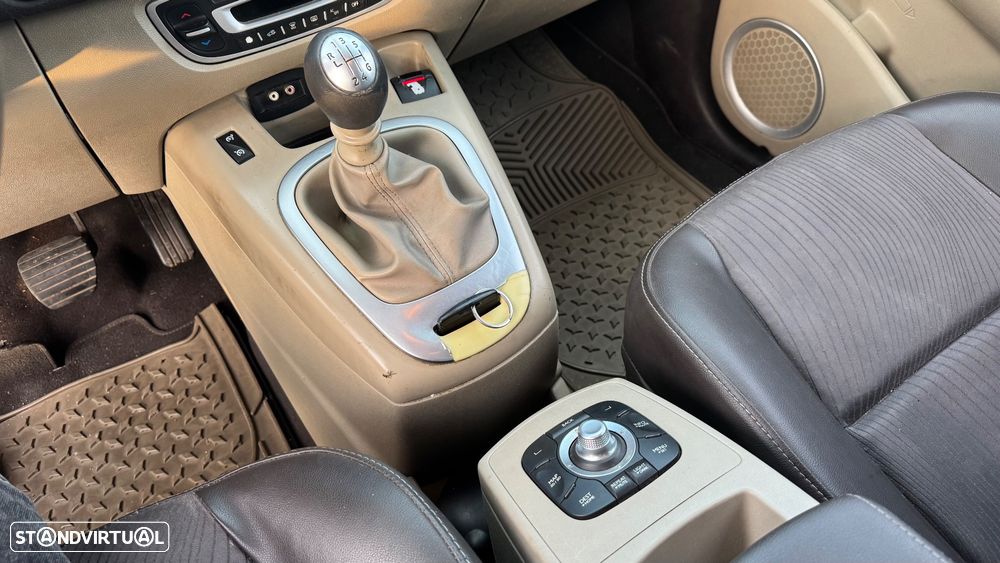 Renault Grand Scénic 1.5 dCi Luxe 7L - 8