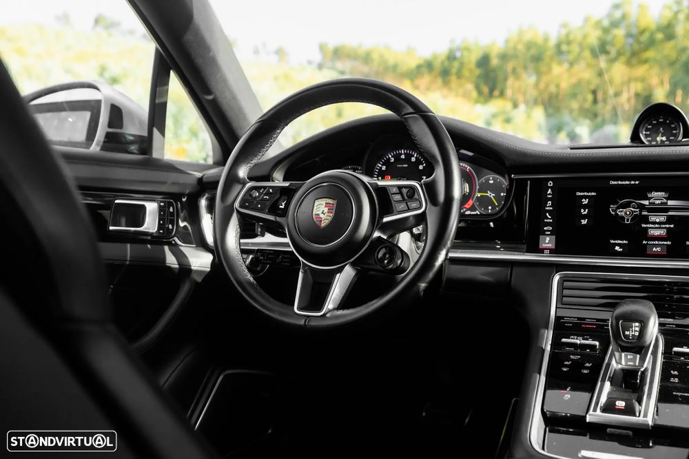 Porsche Panamera Sport Turismo 4 E-Hybrid - 39