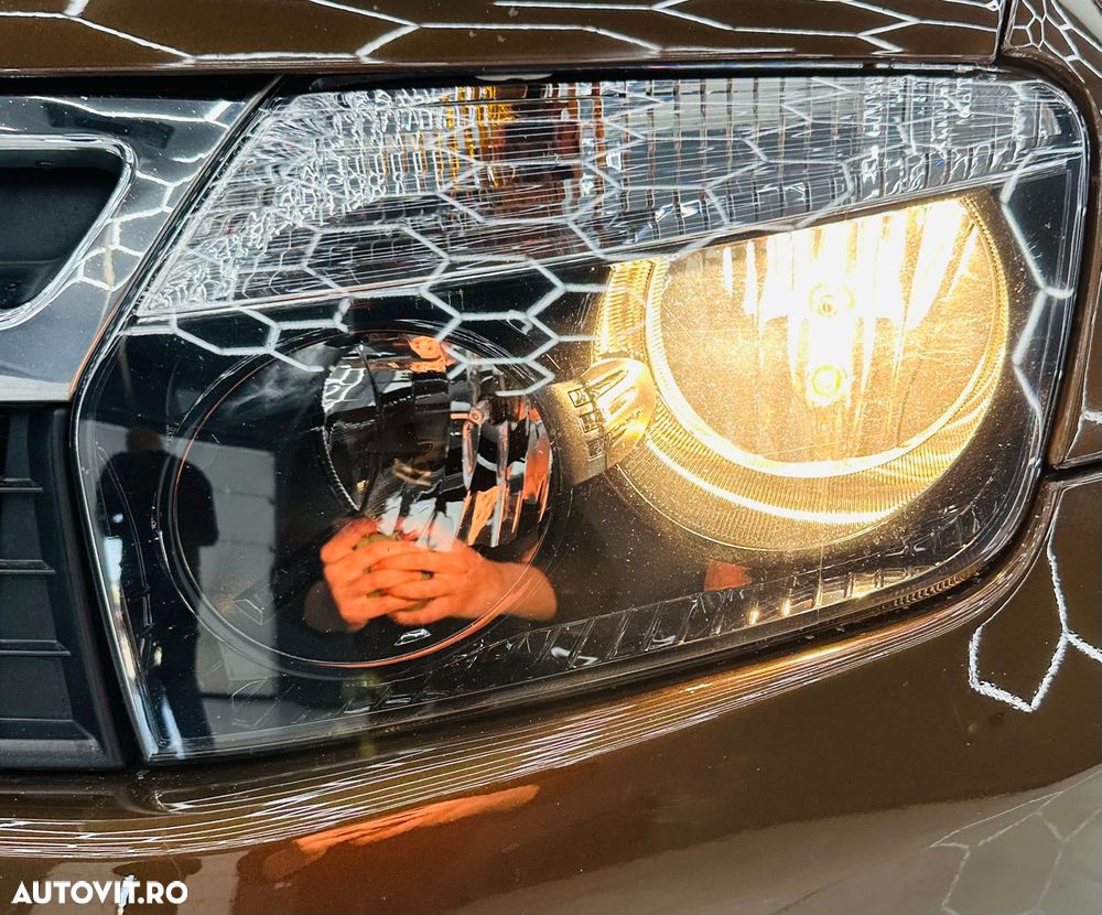 Dacia Duster dCi 90 FAP 4x2 Ambiance - 11