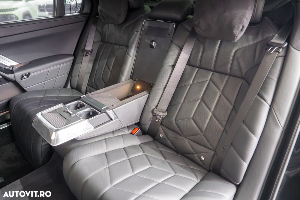 BMW Seria 7 M 760 e xDrive - 26