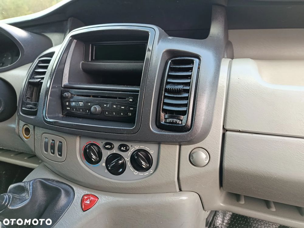 Opel Vivaro - 12