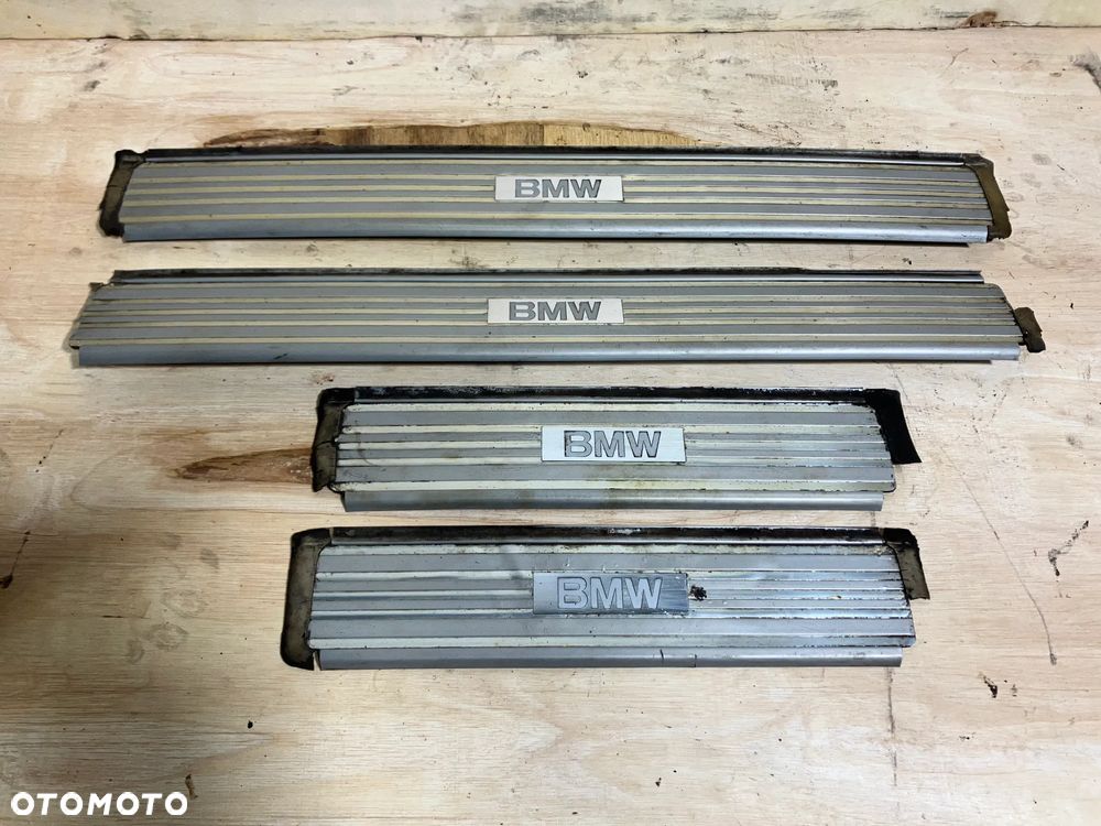 LISTWY OZDOBNE BMW E34 LIFT PROGOWE NAKŁADKI RARYTAS - 1