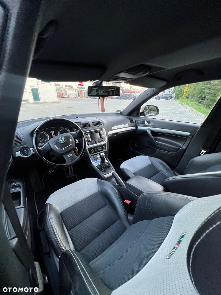 Skoda Octavia 2.0 TDI RS - 8