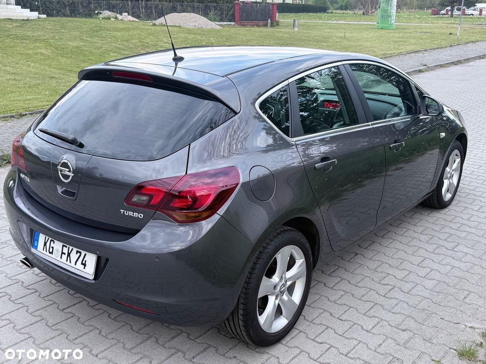Opel Astra 1.4 Turbo Cosmo - 3