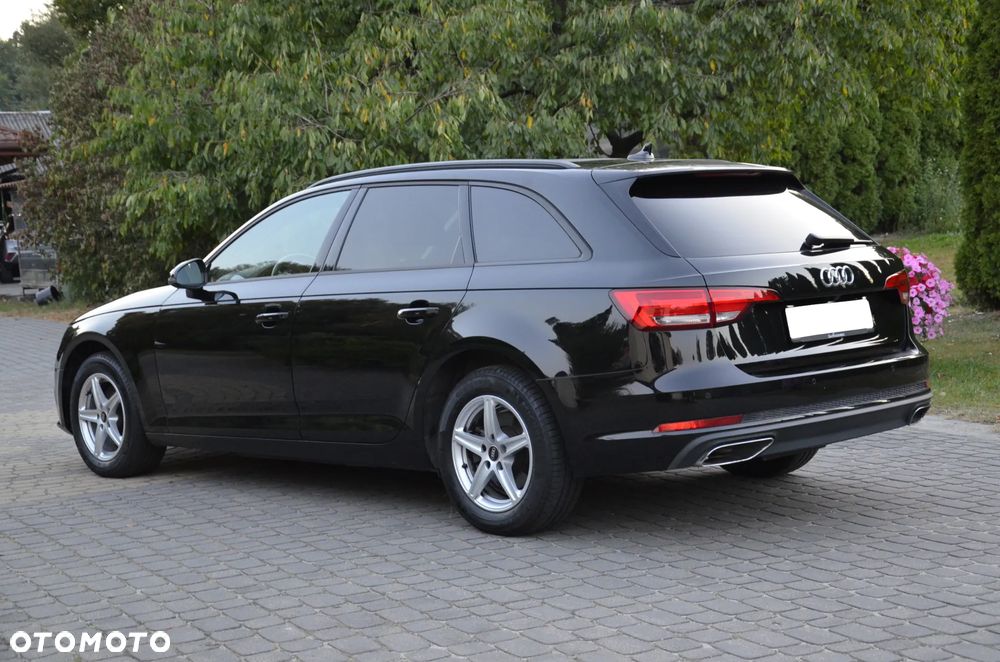 Audi A4 Avant 30 TDI S tronic design - 4