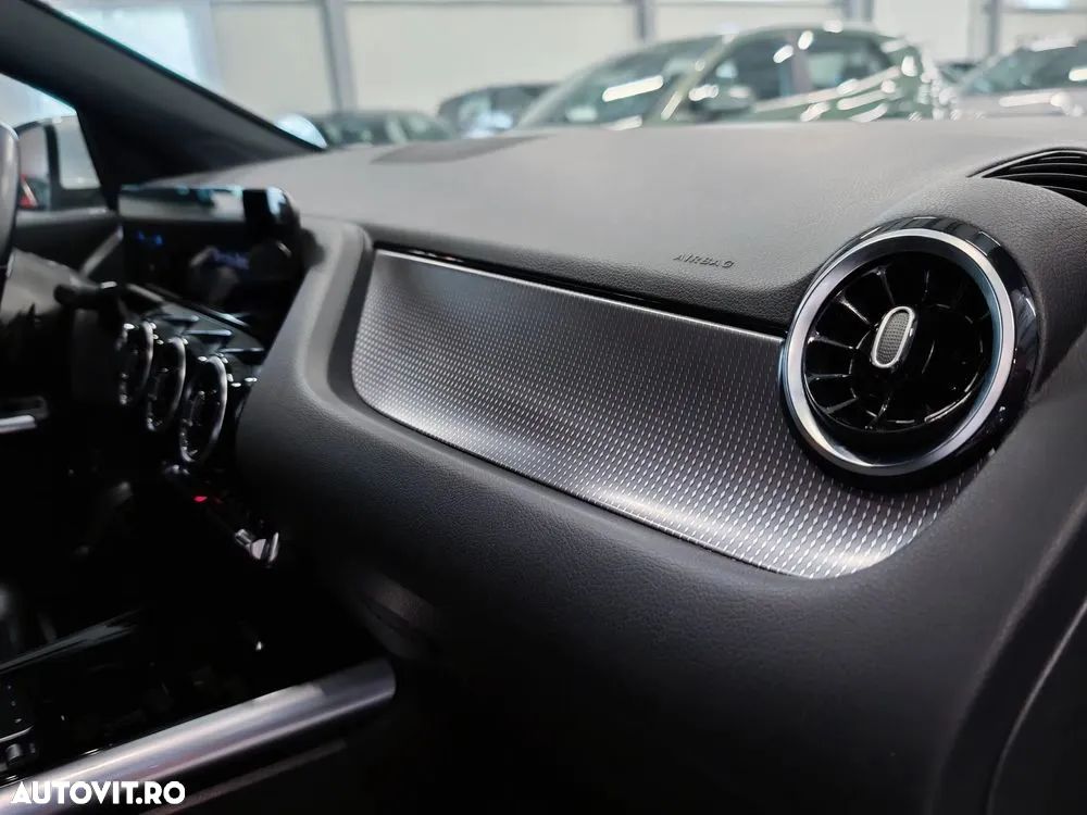 Mercedes-Benz GLA 250 e 8G-DCT - 9