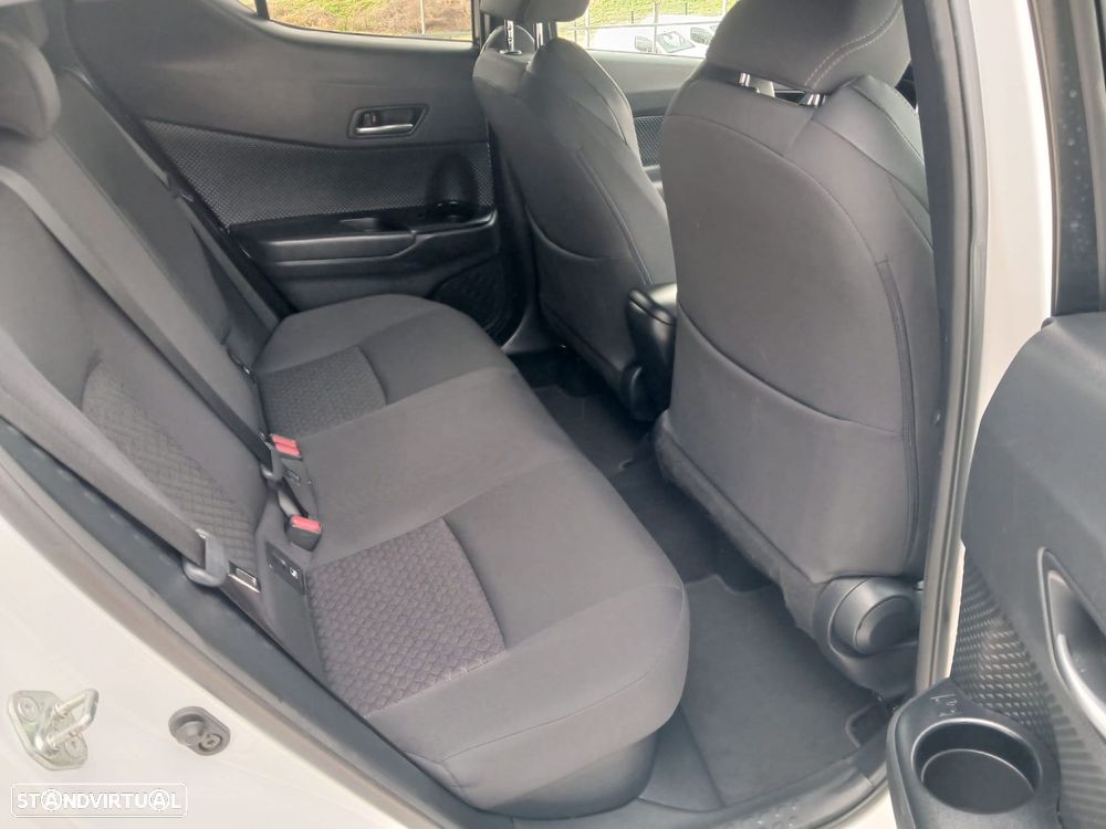 Toyota C-HR - 12