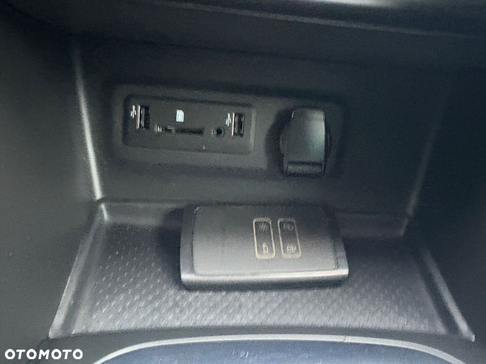 Renault Megane ENERGY TCe 130 BOSE EDITION - 29