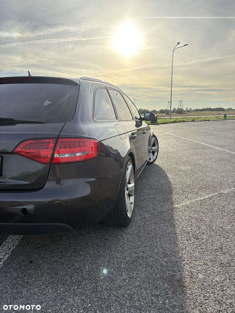 Audi A4 Avant - 4