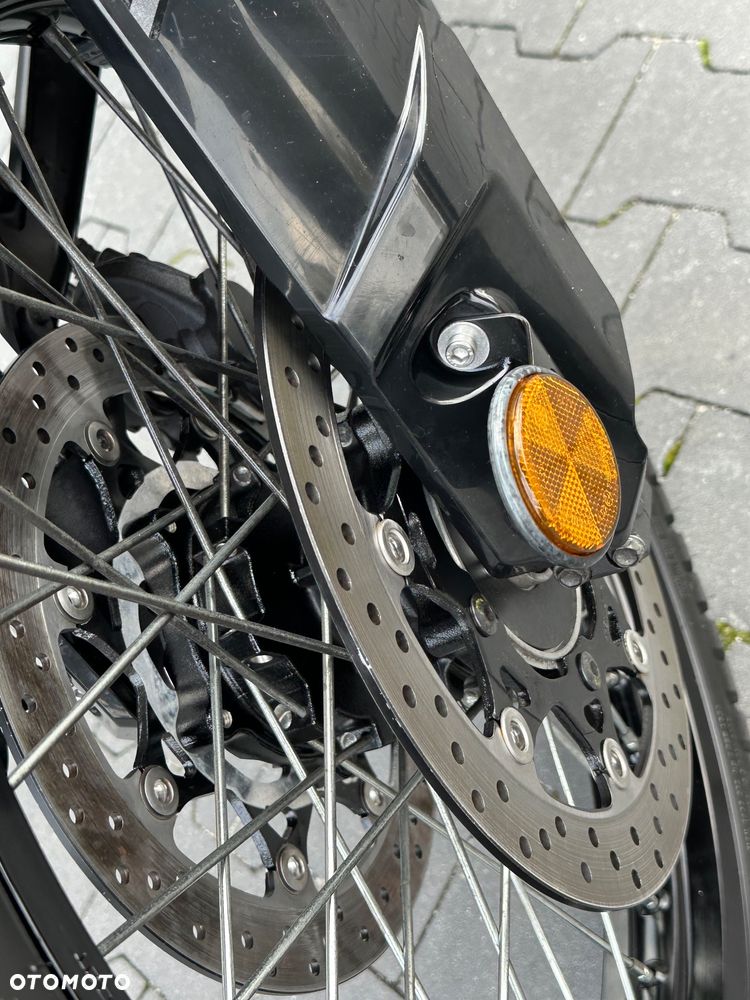 Suzuki V-STROM - 38