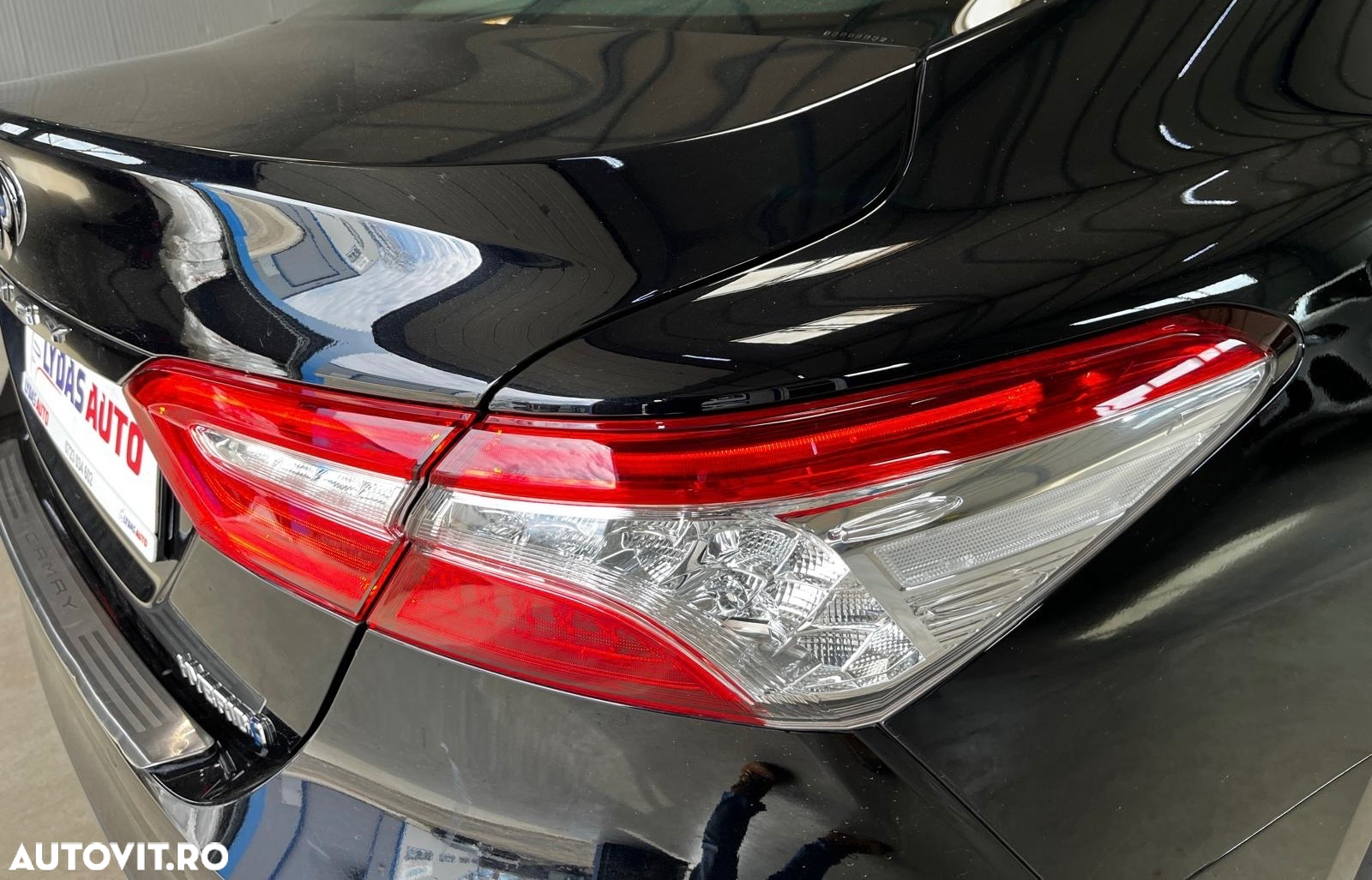 Toyota Camry 2.5 HEV Executive - 31