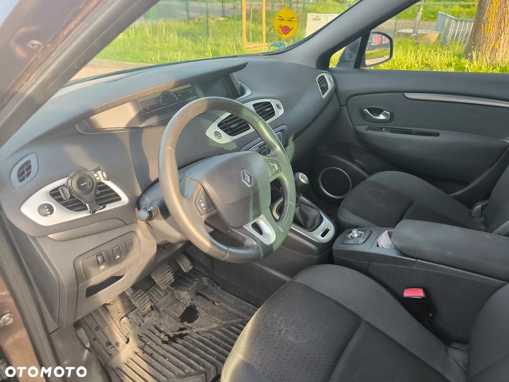 Renault Scenic 2.0 dCi Privilege - 9