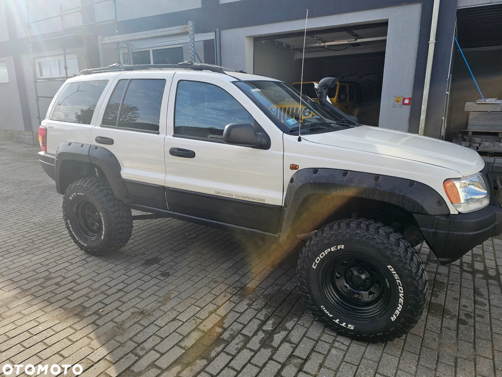 Jeep Grand Cherokee 4.0 Laredo - 3