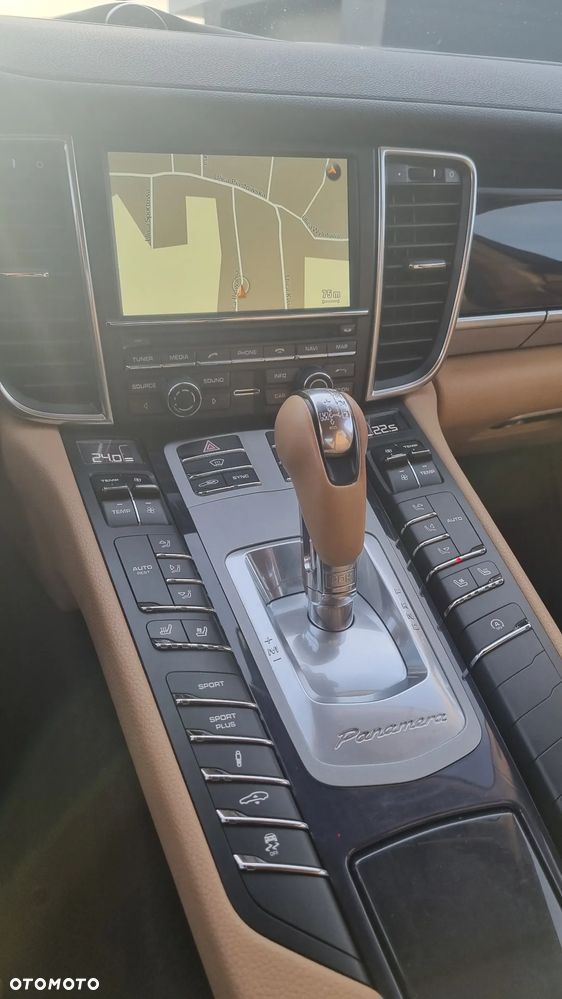 Porsche Panamera 4 Edition - 8