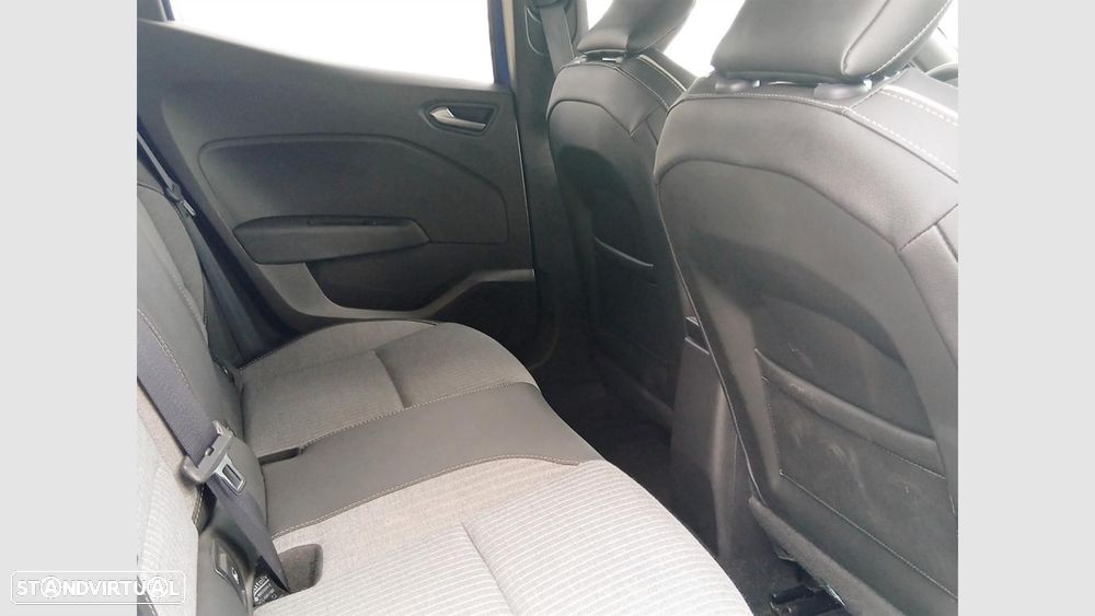 Renault Clio 1.0 TCe Techno Bi-Fuel - 18