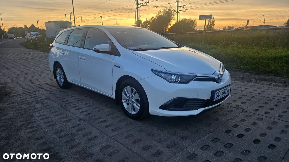Toyota Auris Hybrid 135 Active - 23