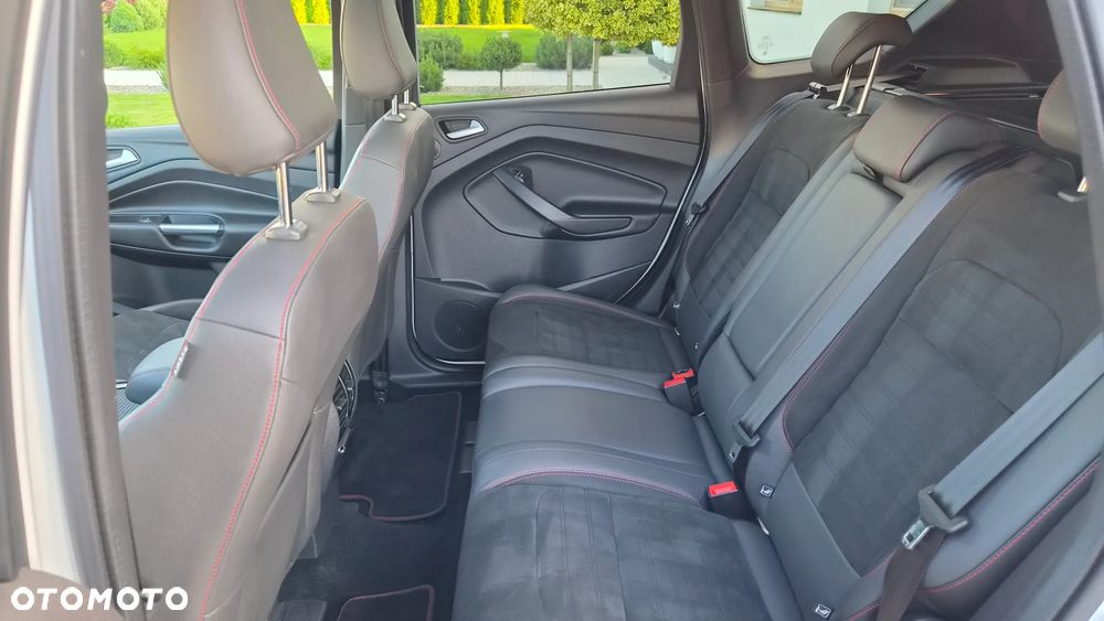 Ford Kuga 2.0 TDCi 4x4 ST-Line - 19