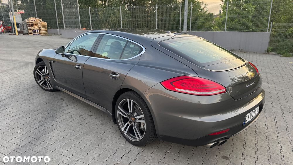 Porsche Panamera 4S - 5
