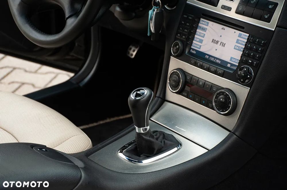 Mercedes-Benz CLK Coupe 350 7G-TRONIC Avantgarde - 25