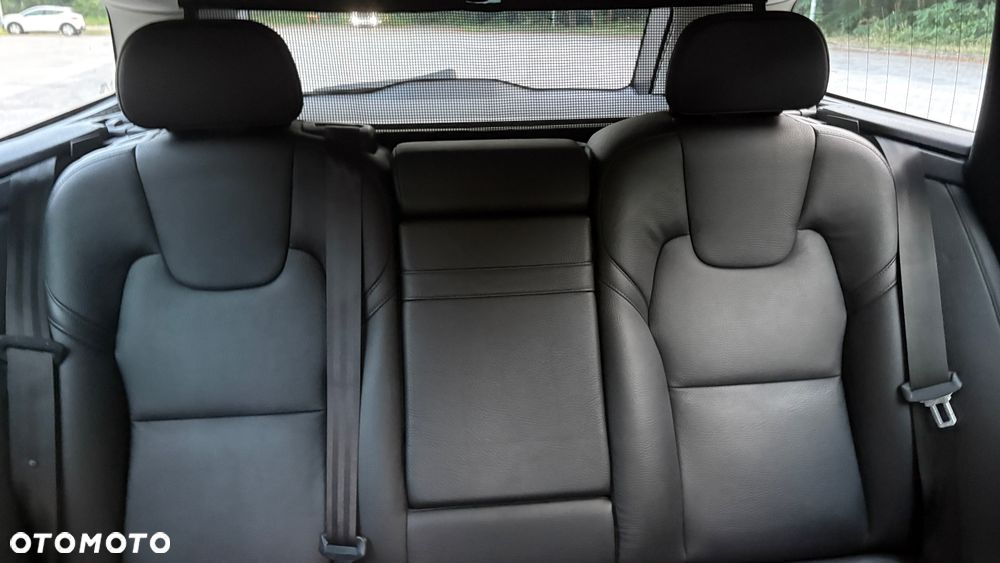 Volvo V90 D4 AWD Momentum - 27