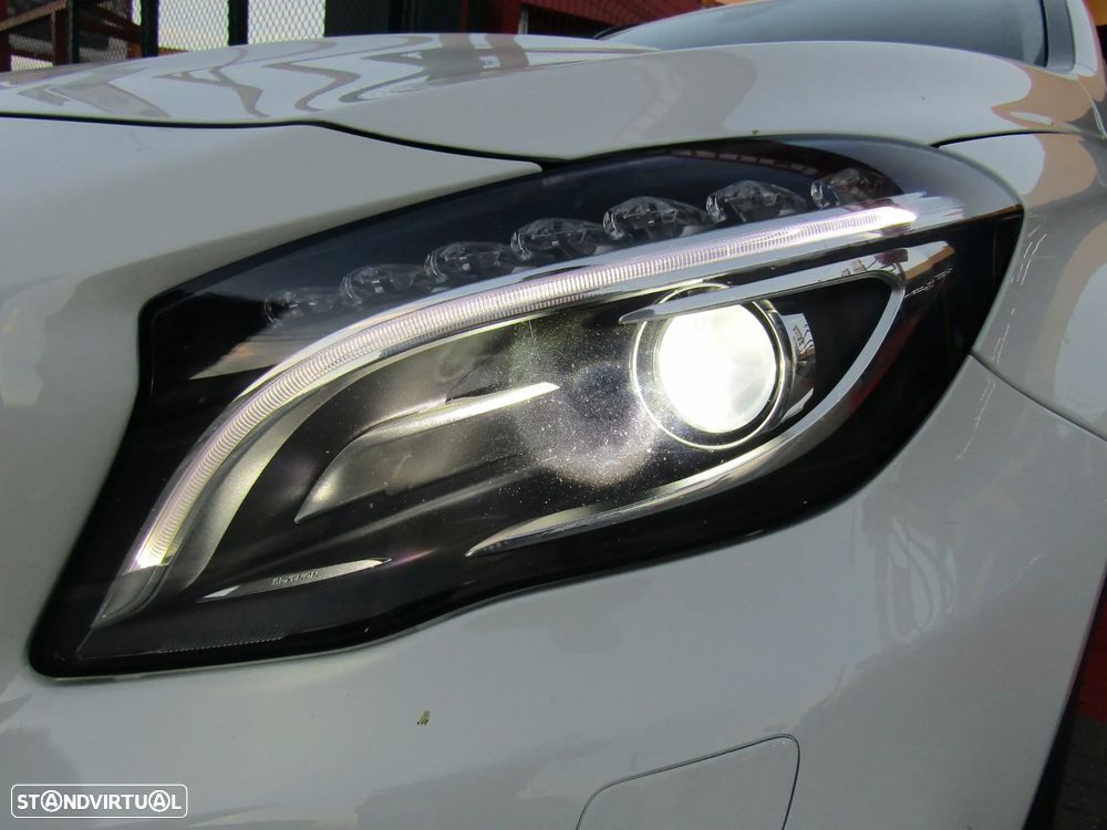 Mercedes-Benz GLA 200 d 4Matic 7G-DCT AMG Line - 12