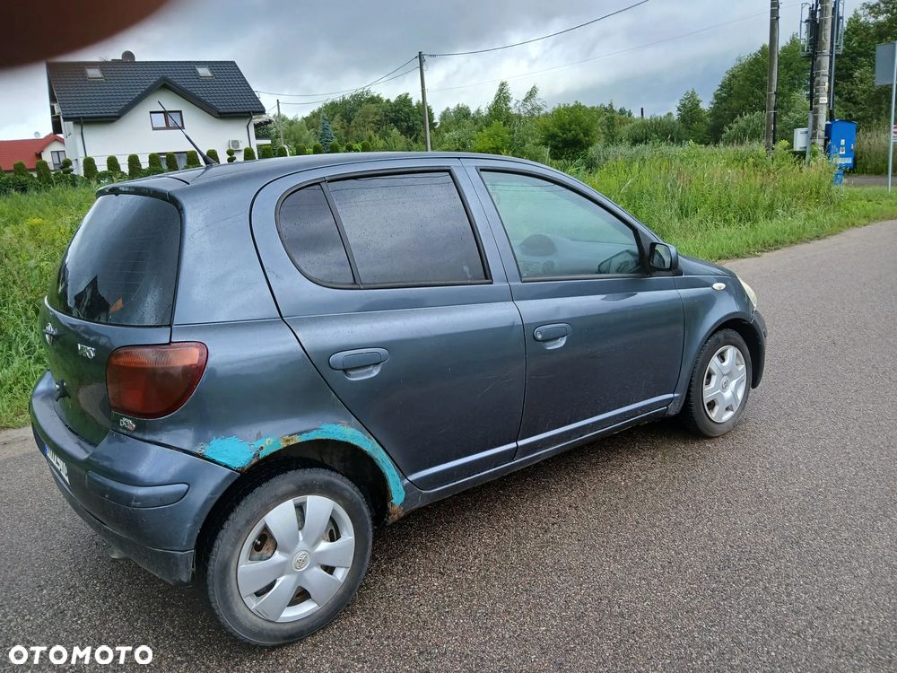 Toyota Yaris - 4
