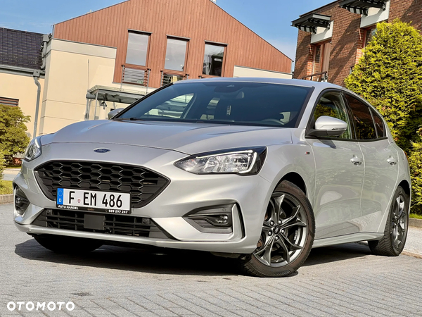 Ford Focus 1.0 EcoBoost Hybrid ST-LINE X