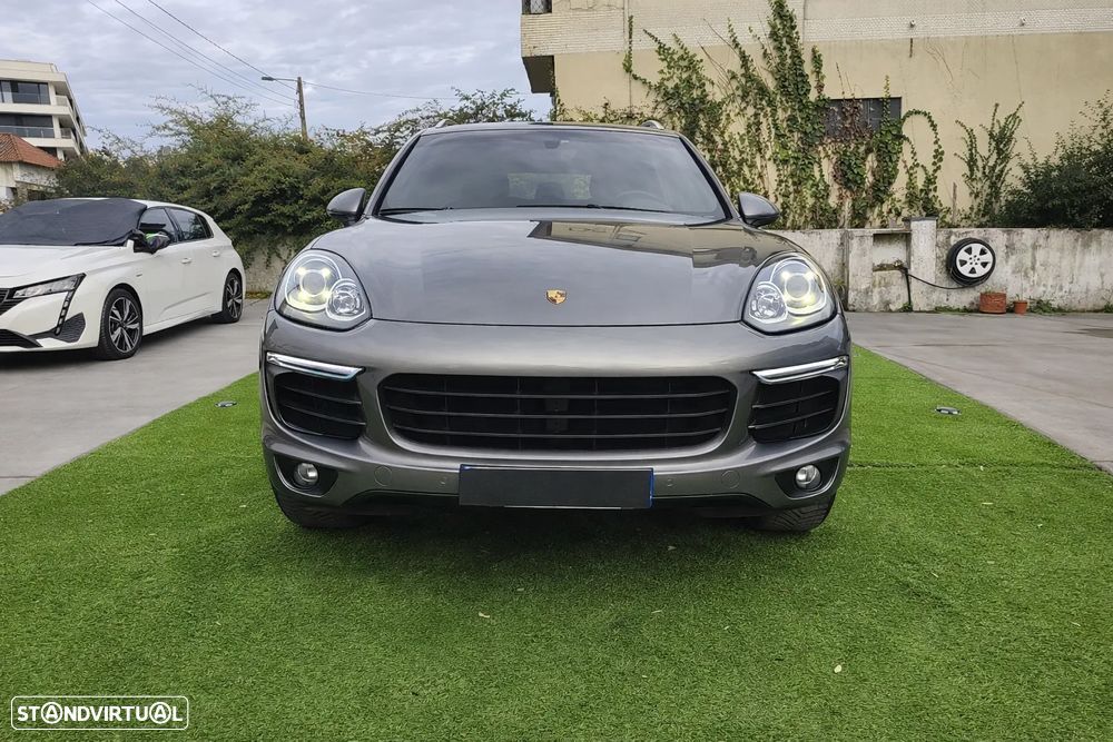 Porsche Cayenne S E-Hybrid - 3