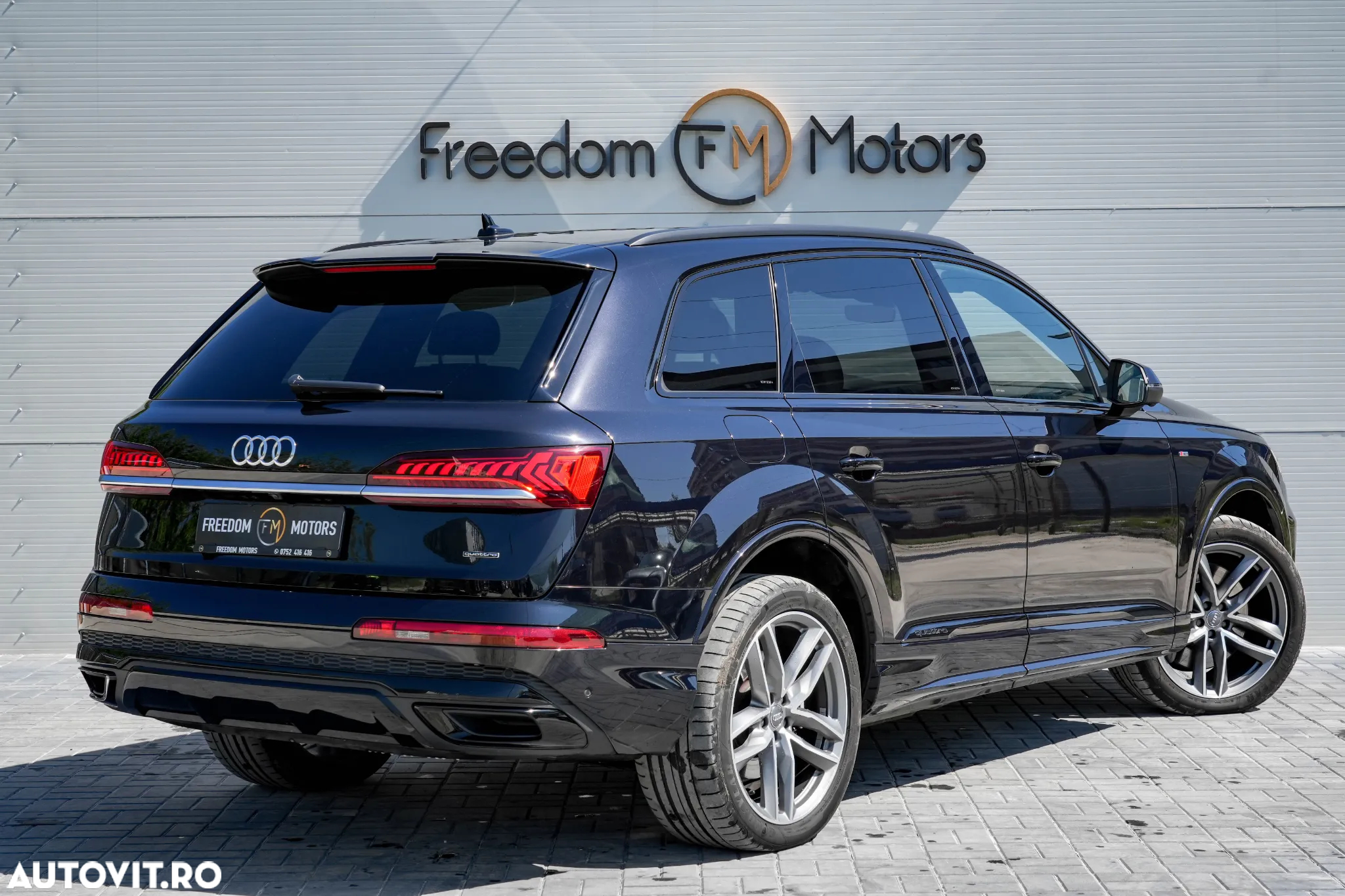 Audi Q7 55 TFSI e quattro Tiptronic PHEV S Line - 4