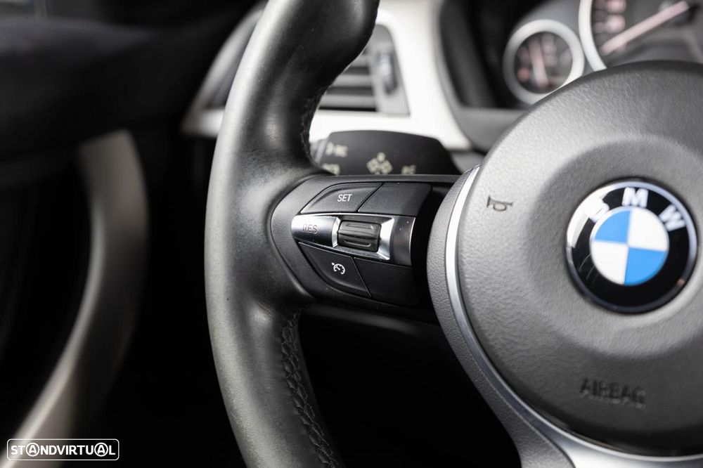 BMW 320 d Aut. Sport Line - 36