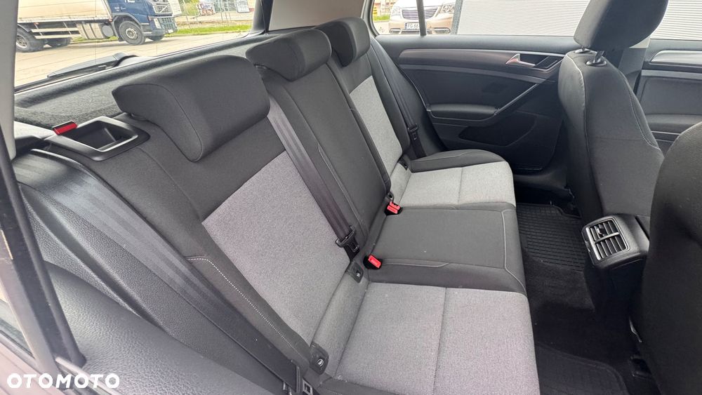 Volkswagen Golf 1.6 TDI BlueMotion Comfortline - 36