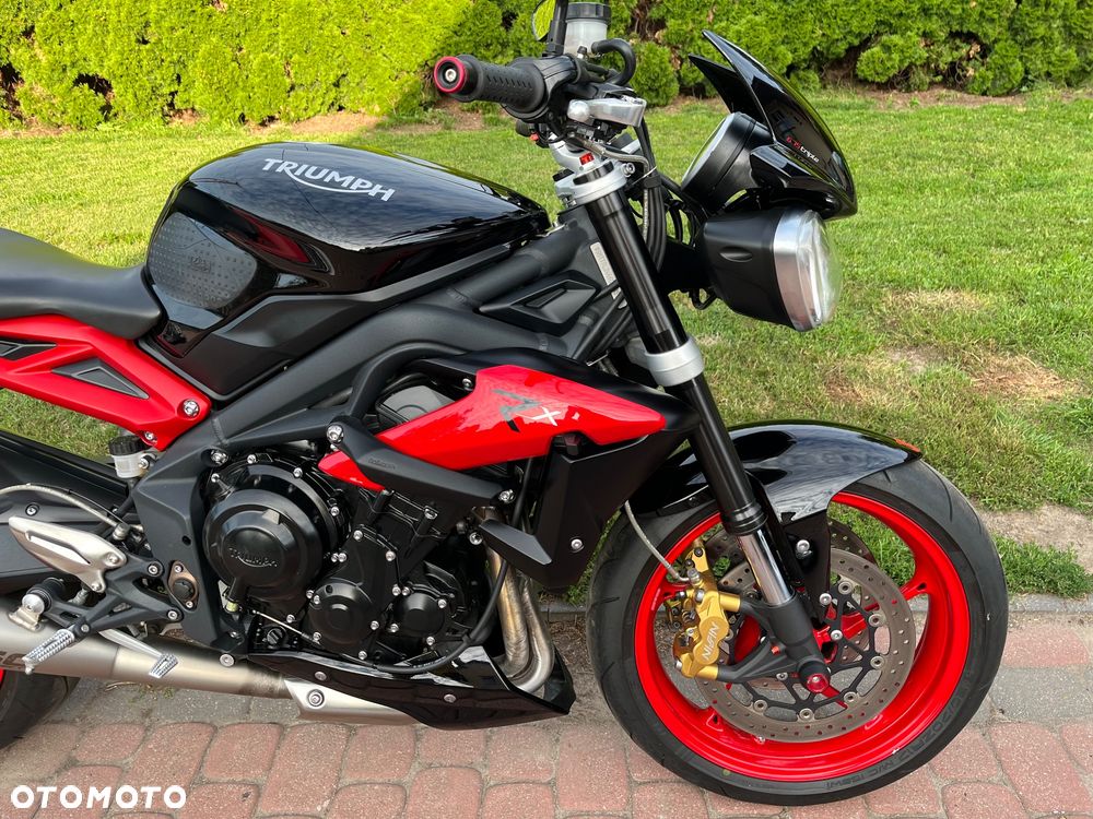 Triumph Street Triple - 12