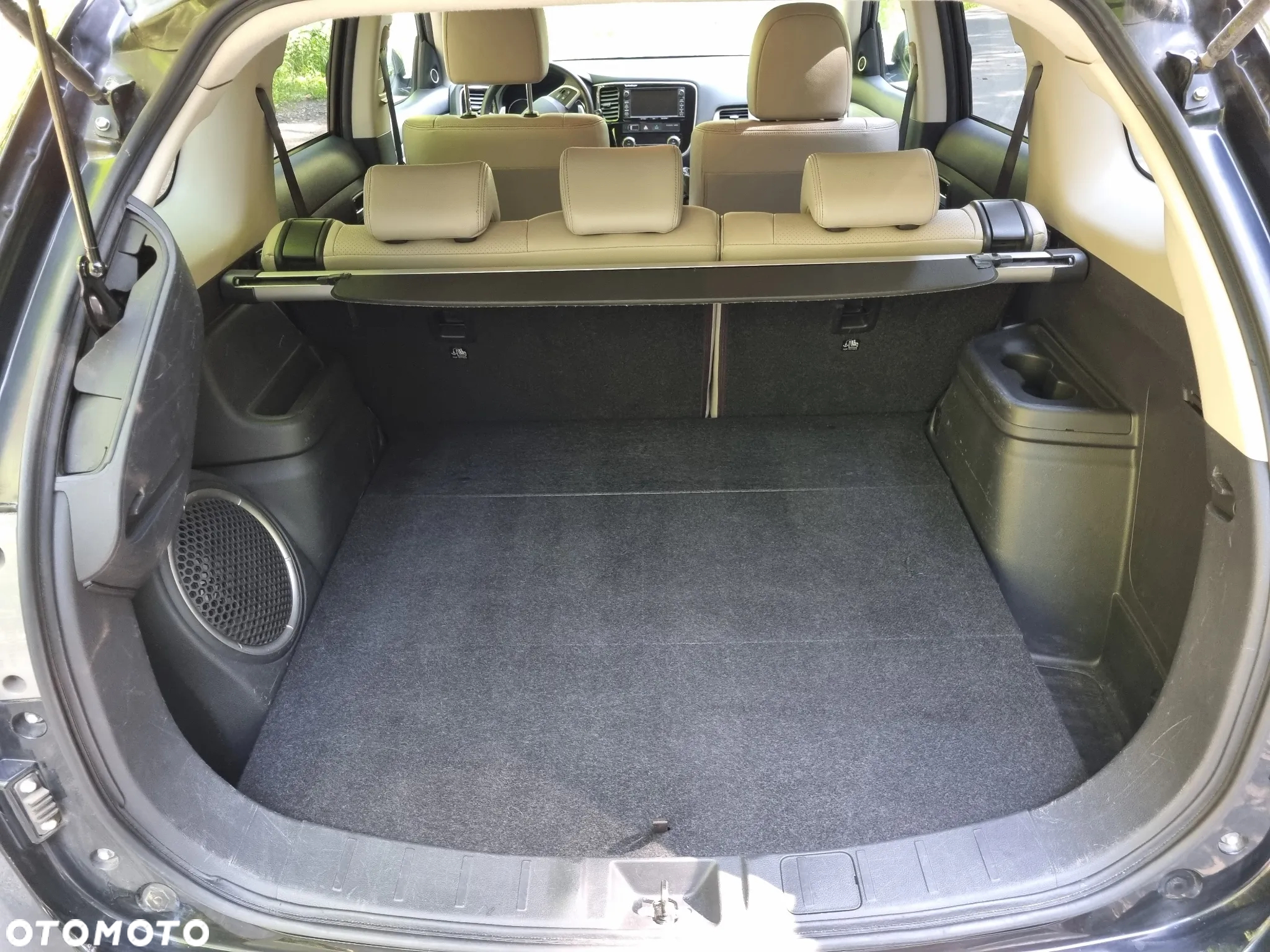 Mitsubishi Outlander PHEV Instyle NAVI + - 18