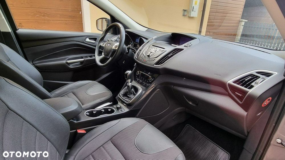 Ford Kuga - 12