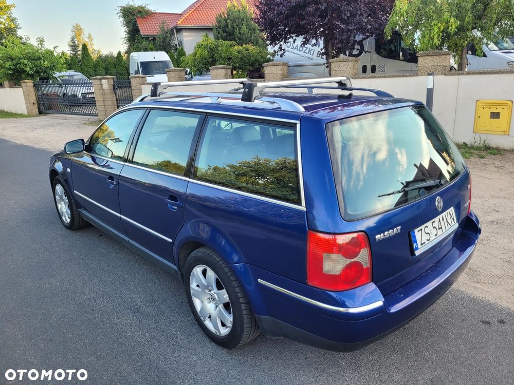Volkswagen Passat 2.8 V6 4Mot Highline - 3